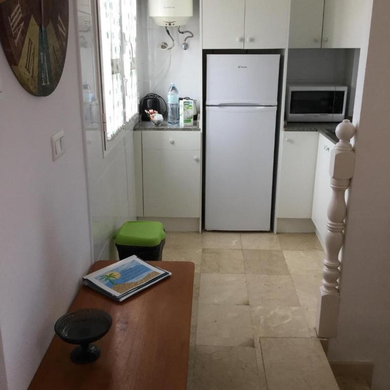 Lovely 2 Bedroom Holiday Apartment in Central Caleta de Fuste - Two-Bedroom Apartment - 4