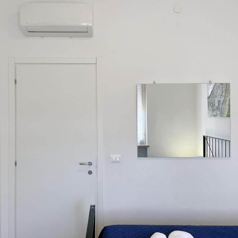 Confortini Rooms SUNDAY - Double Room with Private External Bathroom - 3