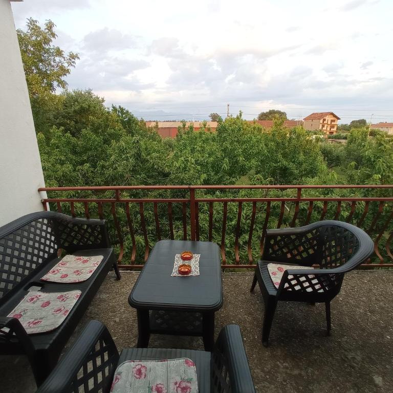 Airport home Radinovic - Quadruple Room with Terrace - 1