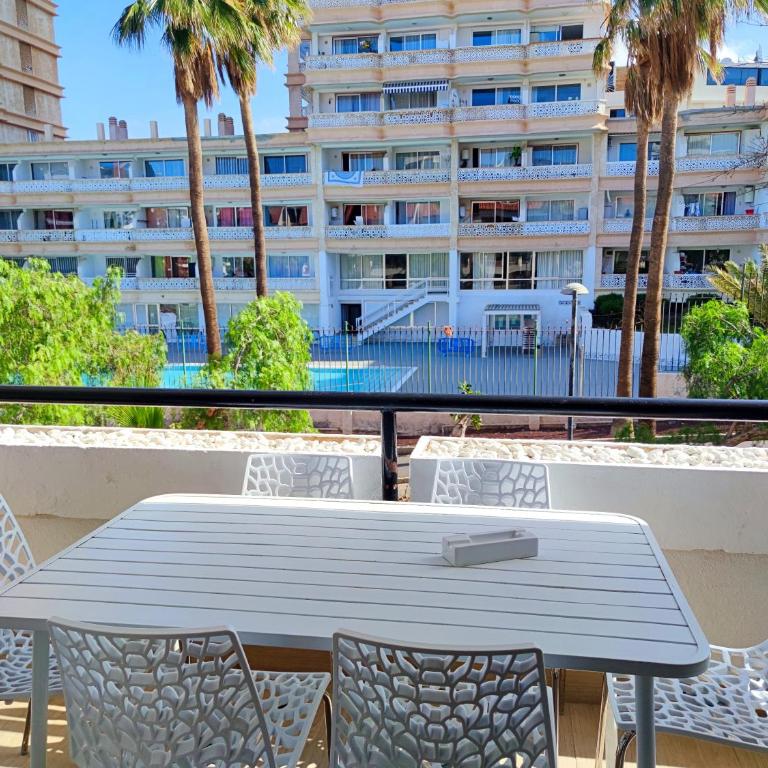 Playa de las Americas 600mt from the beach internet free - Apartamento de 2 dormitorios - 22