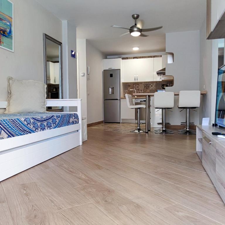 Playa de las Americas 600mt from the beach internet free - Apartamento de 2 dormitorios - 6