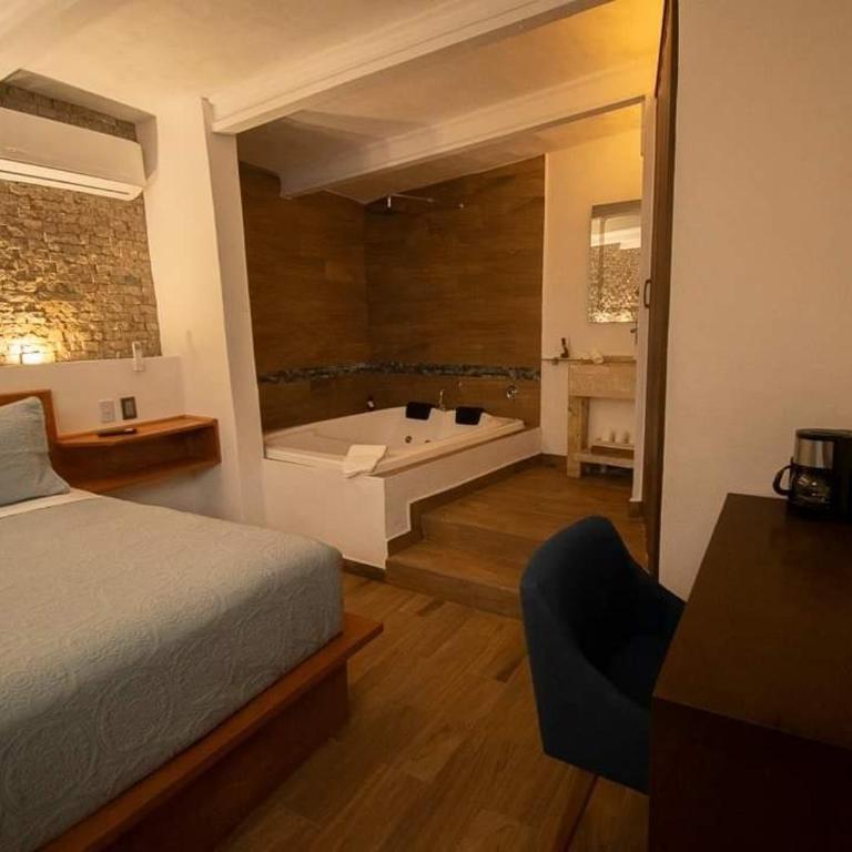 El Jardín de la Abuela - King Room with Spa Bath - 2