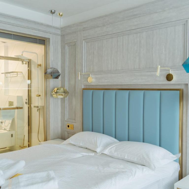 Hotel Maris - Deluks Dvokrevetna soba sa Bračnim Krevetom, Balkonom i Pogledom na More - 10