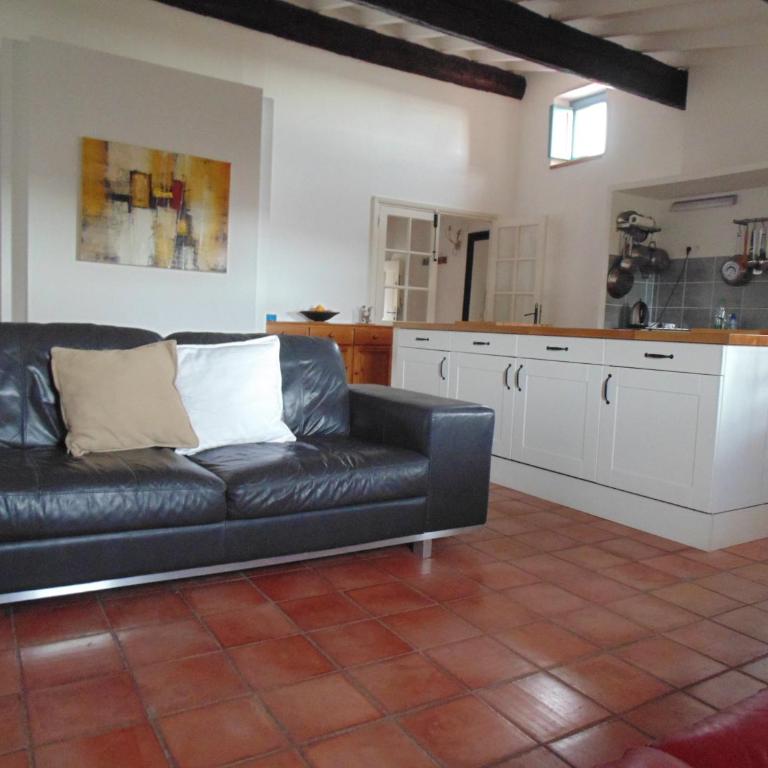 3 bedroom modern apartment in historic building overlooking river herault - Appartement 3 Chambres - 11