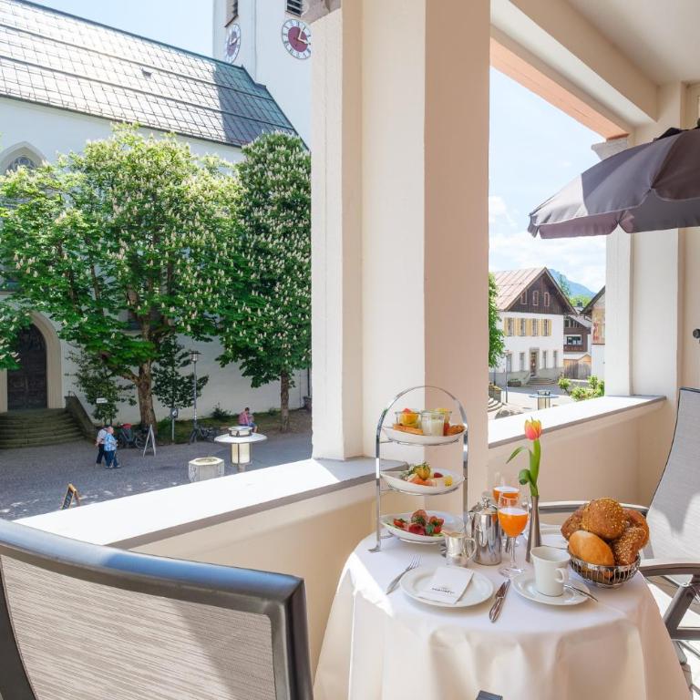 Hotel Mohren - Doppelzimmer mit Balkon und Blick auf den Marktplatz - 2