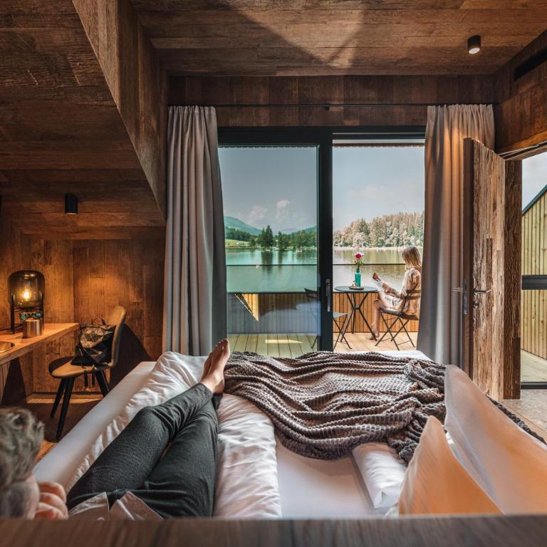 Alpenhotel Kitzbühel am Schwarzsee - 4 Sterne Superior - Premium Suite Steghaus - 1