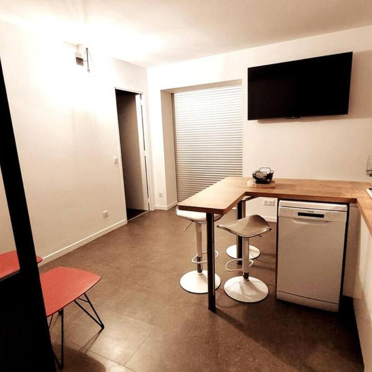 Comme à la maison!!A 5 min à pied plage,pkg privé - Apartment mit 2 Schlafzimmern - 7