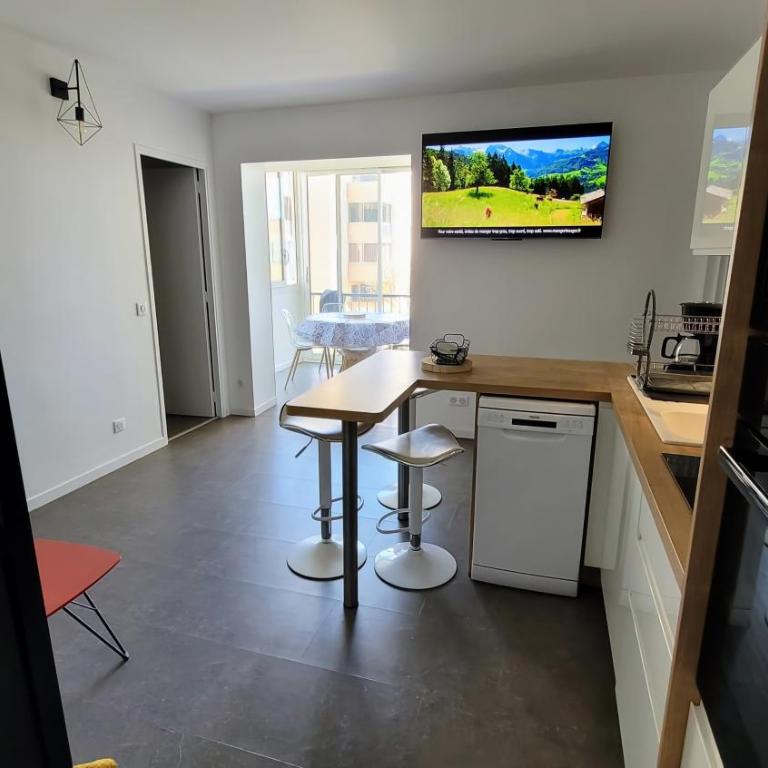 Comme à la maison!!A 5 min à pied plage,pkg privé - Apartment mit 2 Schlafzimmern - 10