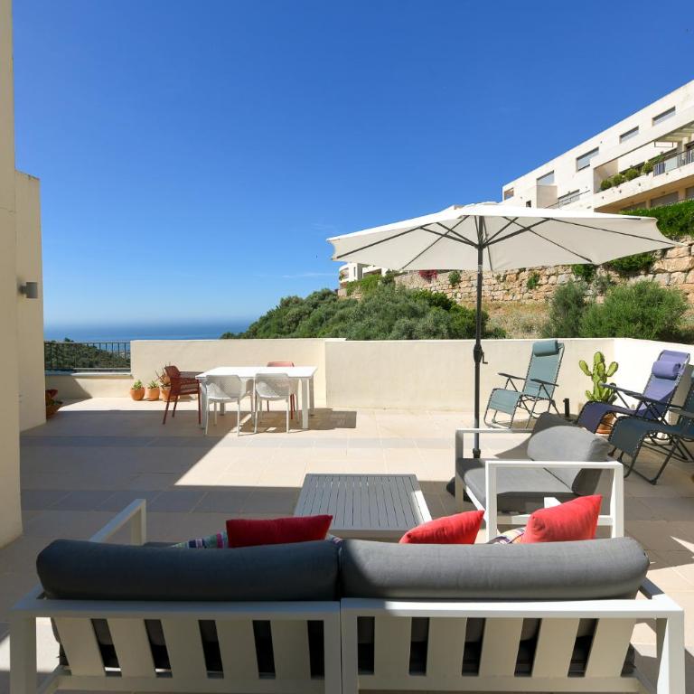 Marbella Luxury penthouse: indoor pool and private terrasse - Two-Bedroom Apartment - 11
