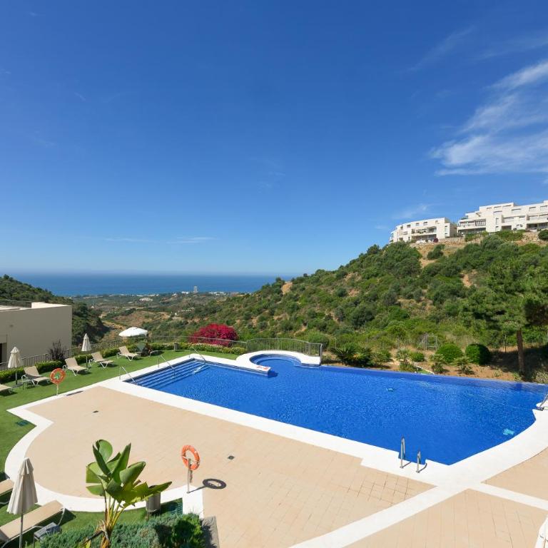 Marbella Luxury penthouse: indoor pool and private terrasse - Two-Bedroom Apartment - 24