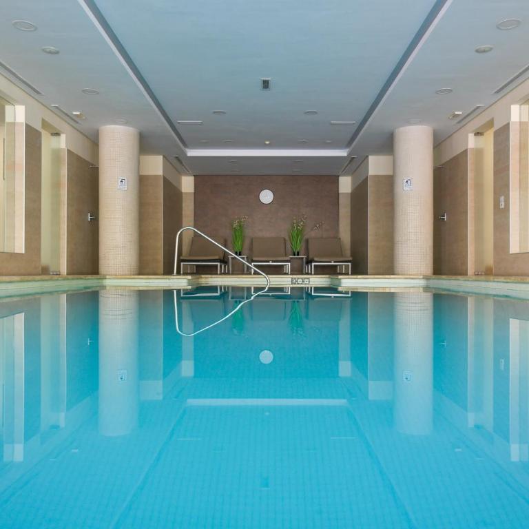 Marbella Luxury penthouse: indoor pool and private terrasse - Two-Bedroom Apartment - 26