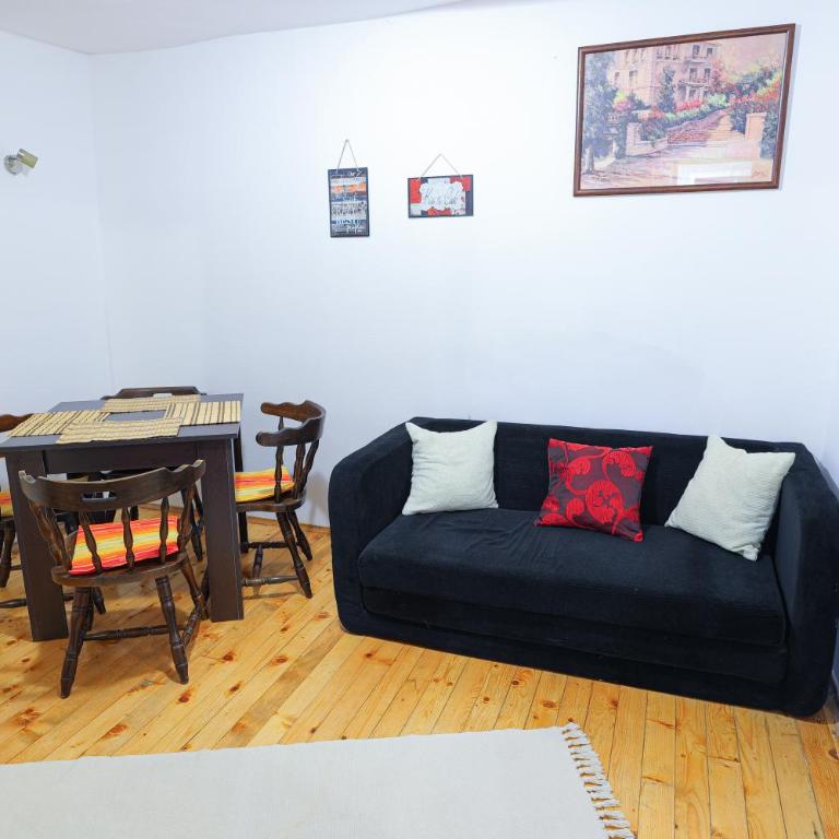 Old Fashion Guest House - Two-Bedroom House - 6