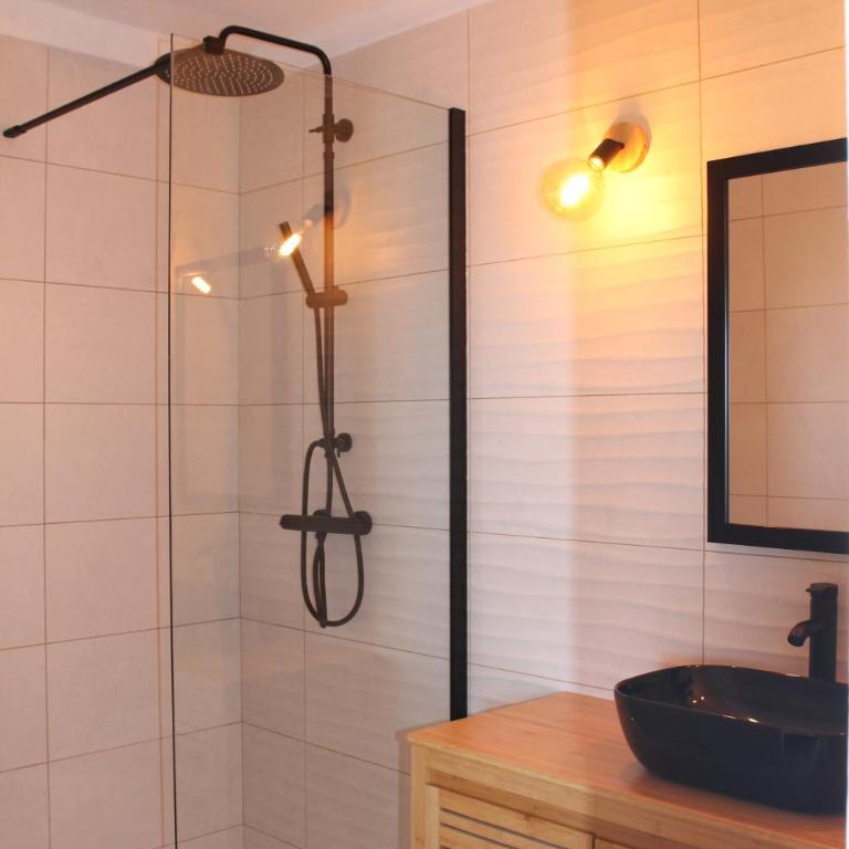 Oasis Cove, maisons au bord de l'eau, plage de Sète - Maison 3 Chambres - 6
