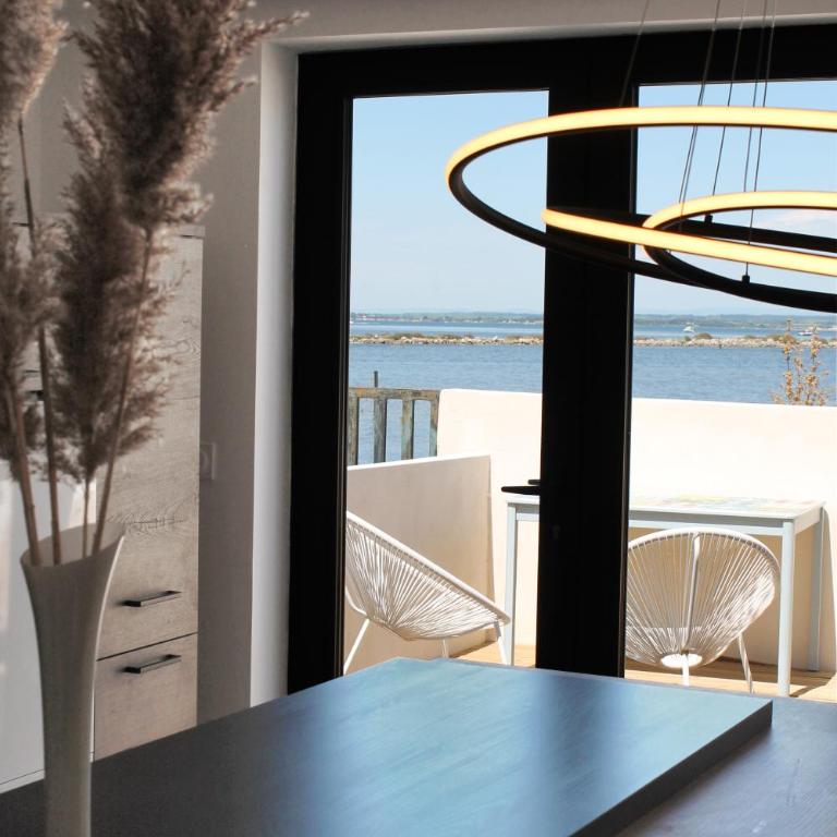 Oasis Cove, maisons au bord de l'eau, plage de Sète - Maison 3 Chambres - 4