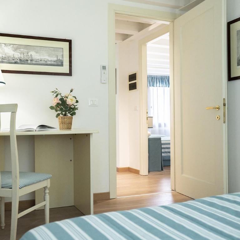 Ca' Dei Musicanti 2 Few Steps from Rialto Bridge! - Two-Bedroom Apartment - 12