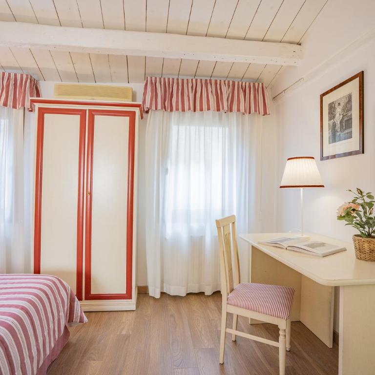 Ca' Dei Musicanti 3 Few Steps from Rialto Bridge! - Two-Bedroom Apartment - 5