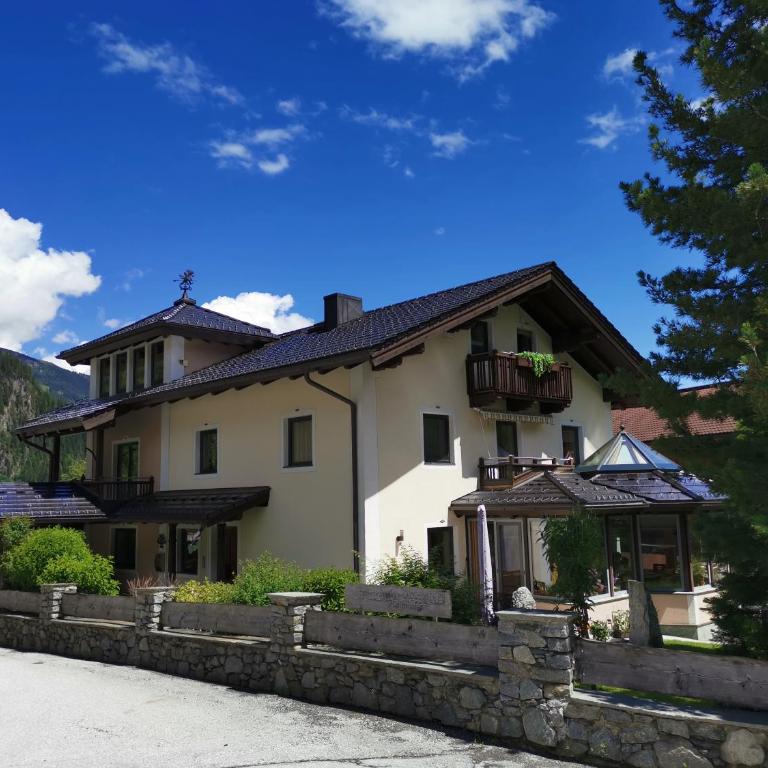Ferienwohnung Maierhofer - Apartment mit 2 Schlafzimmern und Balkon - 2