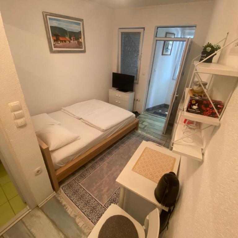 Studio Apartments Siesta - Small Double Room - 10