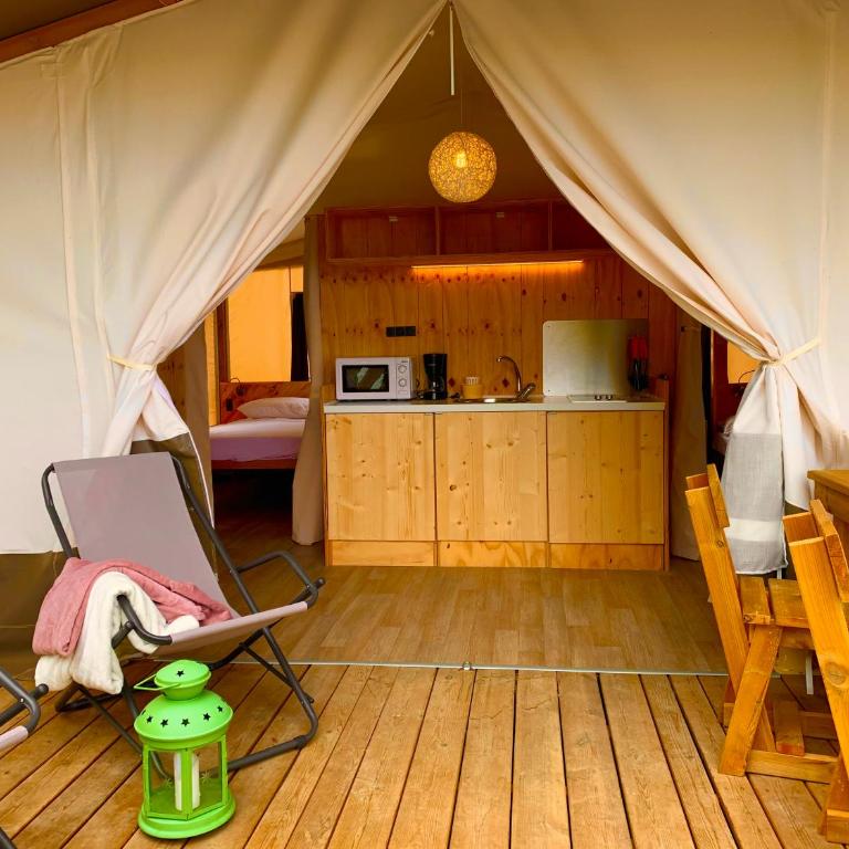 Colombaia Village - Tent with Lake View Without Air Conditioning - 6