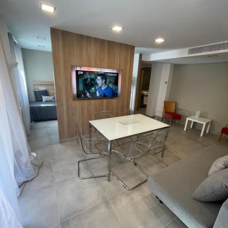 FAMILY CATEDRAL CENTRO - Three-Bedroom Apartment - 9