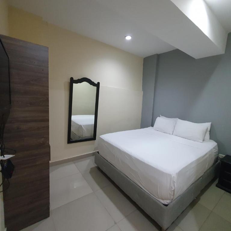 Hotel Puerta de Oro - Habitación Doble Estándar - 8