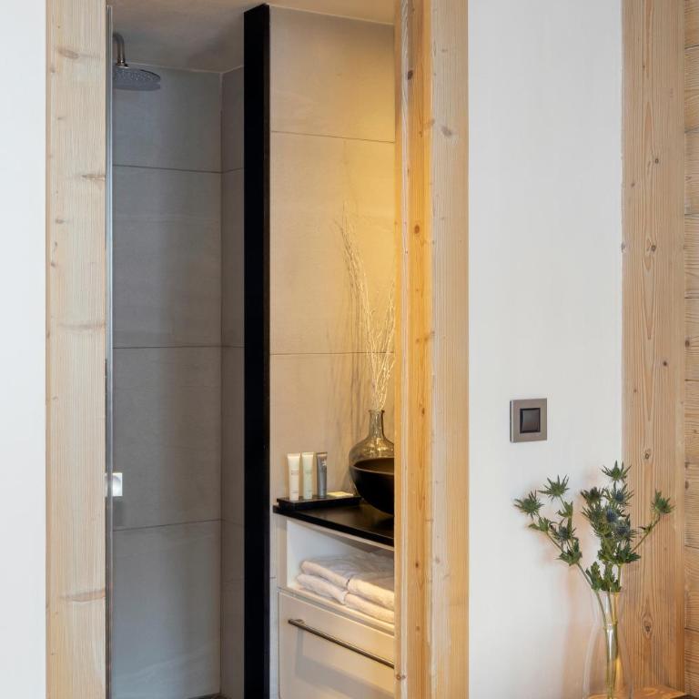 MGM Hôtels & Résidences - Résidence Le Roc Des Tours - Two bedroom comfort apartment for 6 people plus with Spa Access - 5