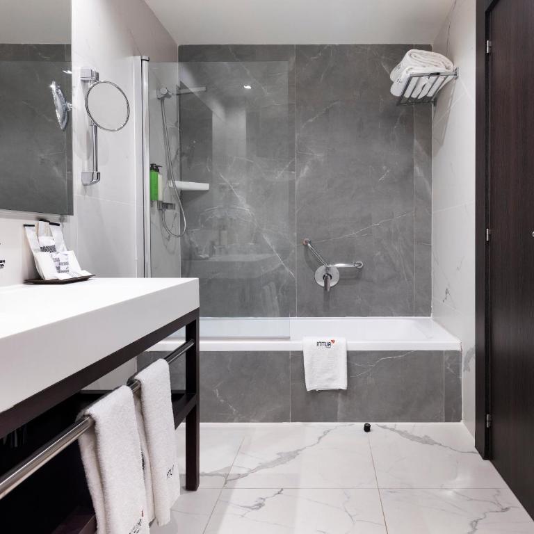 Intelier Palacio San Martin - Double or Twin Room with Extra Bed - 2