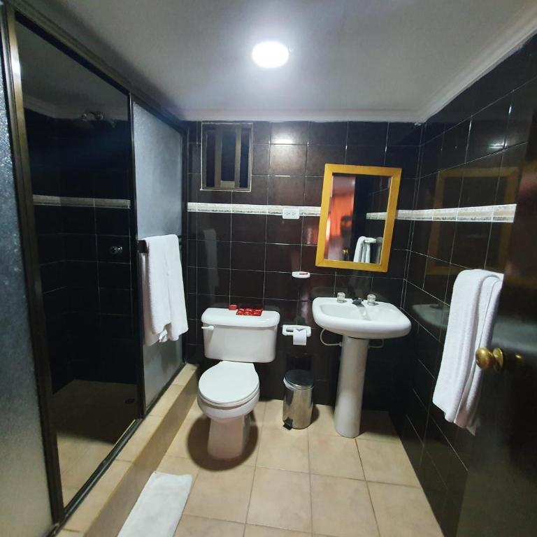 Hotel Puerta de Oro - Habitación Familiar - 5