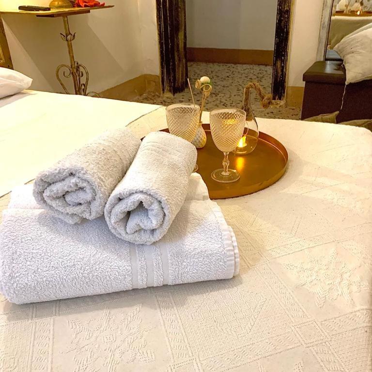 Il Vecchio Cortile - Appartamento con 2 Camere da Letto, Balcone e Terrazza - 85