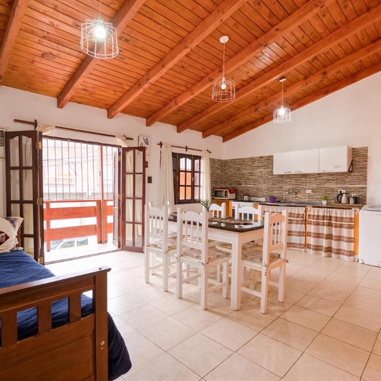 La Brisa - One-Bedroom Apartment - 4