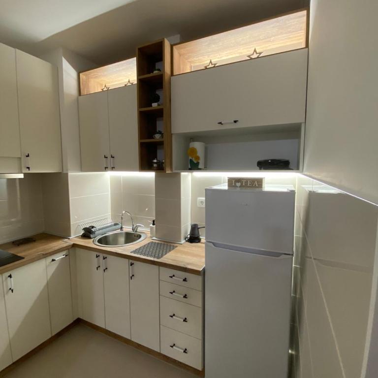 Apartment Stars Lux - One-Bedroom Apartment - 3