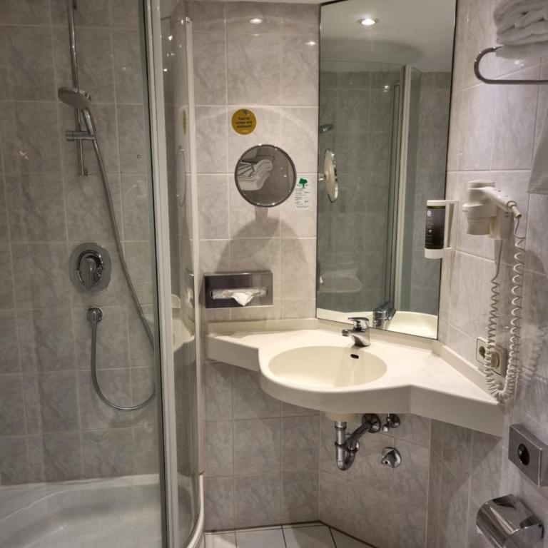 myMINGA4 - Hotel & serviced Apartments - Großes Zweibettzimmer - 1
