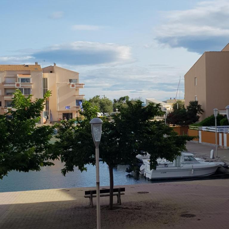 La Galiote, T2 vue port, terrasse et parking - Appartement 1 Chambre - 9