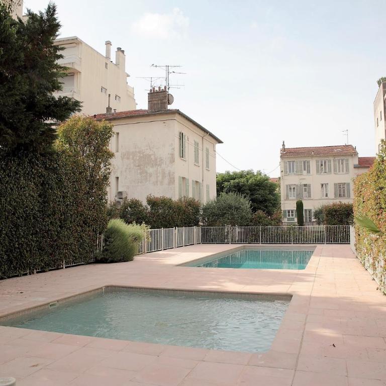 T2 proche de la gare, à 10 minutes à pieds de la Croisette, piscine & parking dans résidence de haut standing - Appartement 1 Chambre - 4