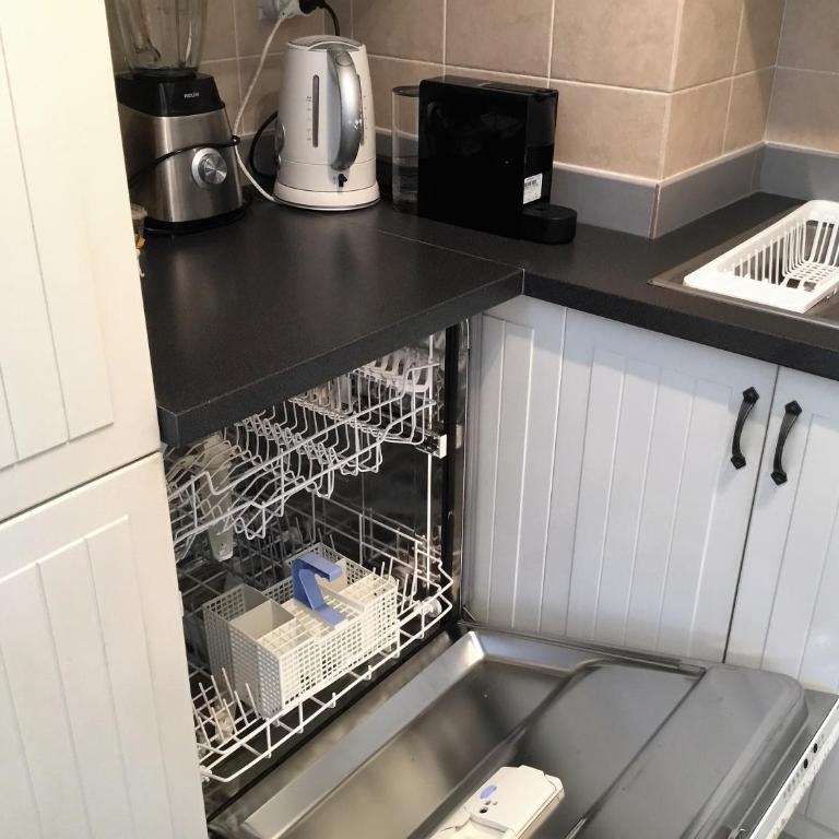T2 proche de la gare, à 10 minutes à pieds de la Croisette, piscine & parking dans résidence de haut standing - Appartement 1 Chambre - 65