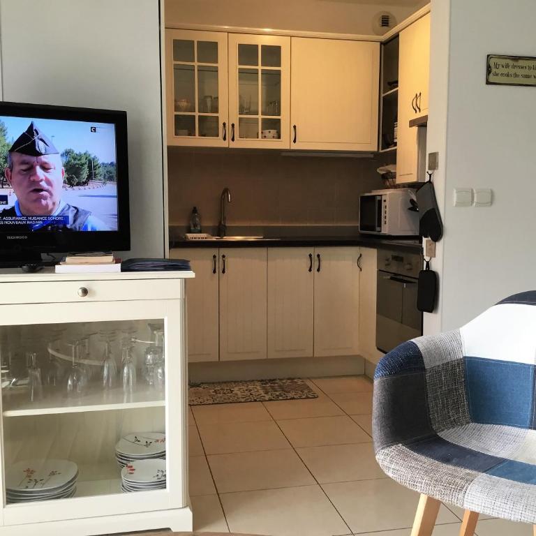 T2 proche de la gare, à 10 minutes à pieds de la Croisette, piscine & parking dans résidence de haut standing - Appartement 1 Chambre - 7