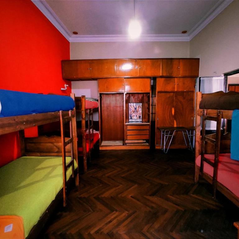 Colors House - Habitación Compartida Mixta de 6 camas - 1