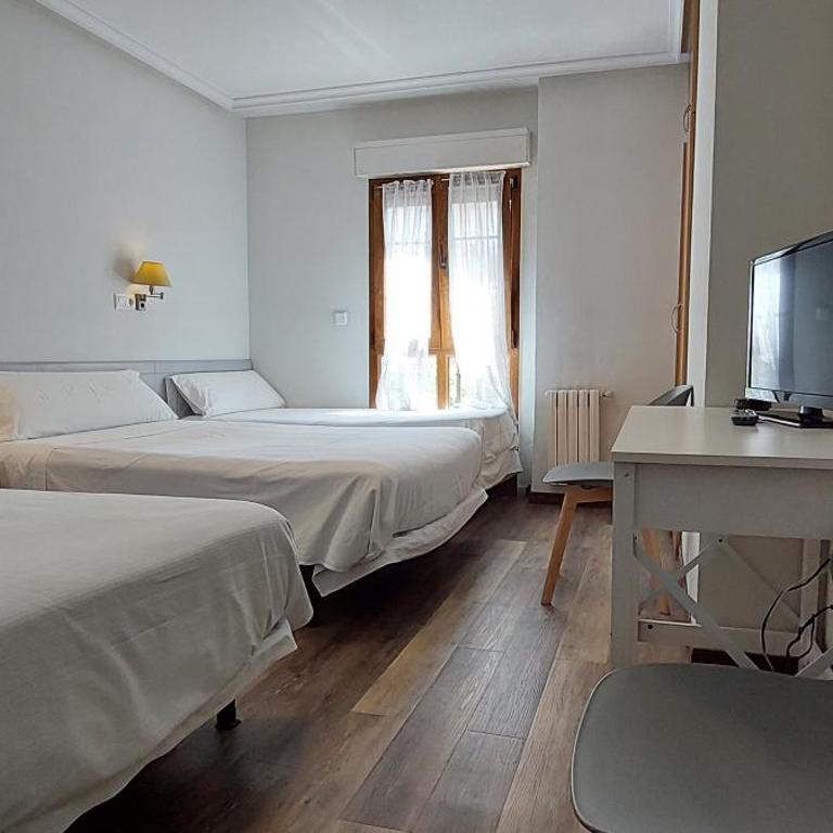 Pensión Romero - Habitación Triple - 1