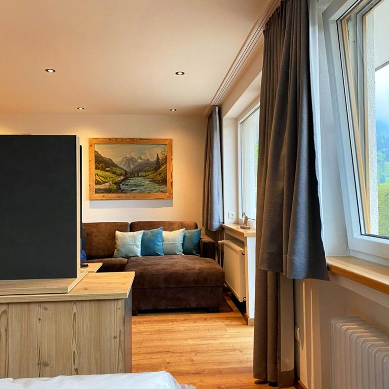 Haus Jäger Ferienwohnungen mit Indoor-Pool inkl. Chiemgaukarte - Apartment mit Terrasse - 2