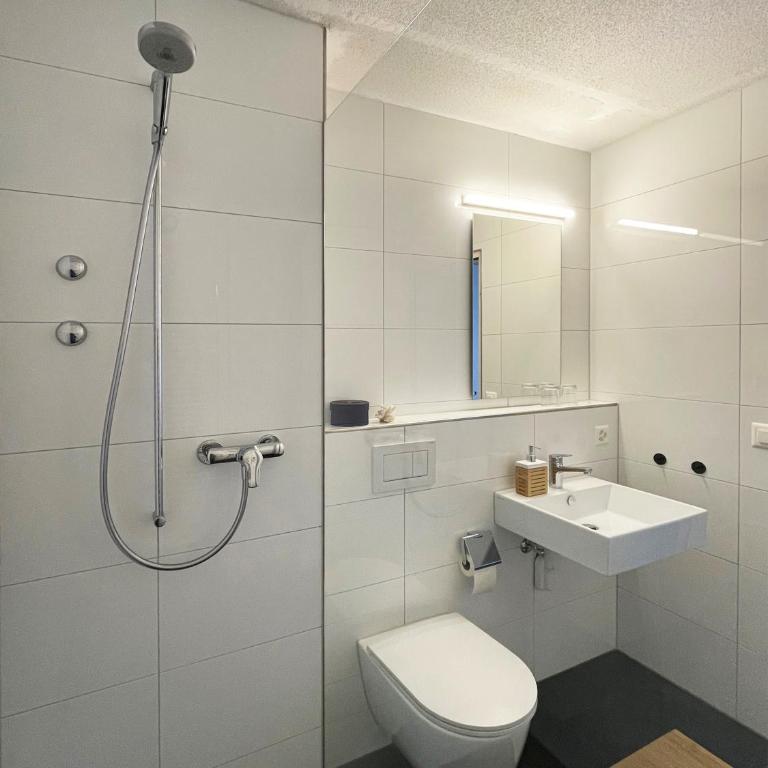 Modern renoviert mit Hallenbad + Fitness - Studio-Apartment - 17