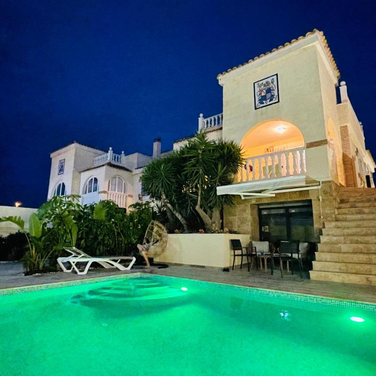 Casa Azure - Three-Bedroom House - 13