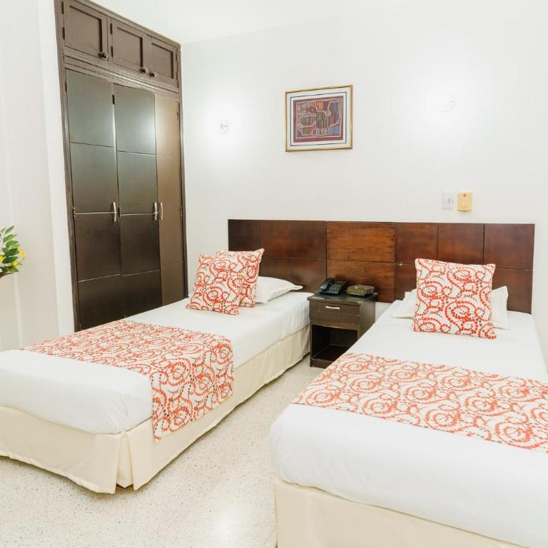 Hotel Las Molas - Habitación Doble Deluxe con balcón - 1 o 2 camas - 2