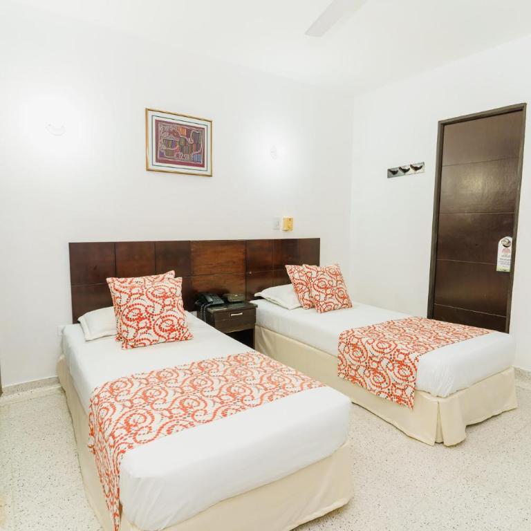Hotel Las Molas - Habitación Doble Deluxe con balcón - 1 o 2 camas - 11