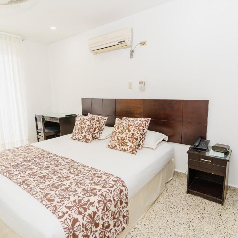 Hotel Las Molas - Standard Double Room - 10