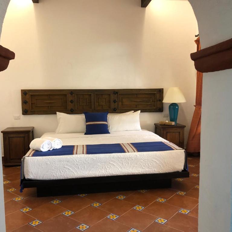 Hotel Hacienda Monteverde San Miguel de Allende - Habitación con cama extragrande. - 3