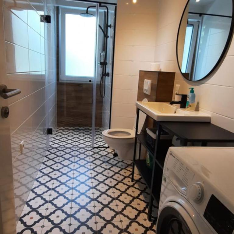 Babalina's Place - One-Bedroom Apartment - 6