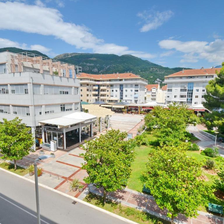 Central Apartment Tivat - Two-Bedroom Apartment - 6