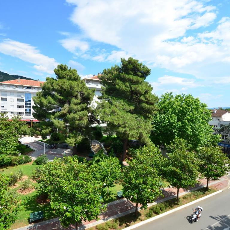 Central Apartment Tivat - Two-Bedroom Apartment - 12