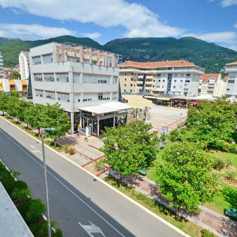 Central Apartment Tivat - Two-Bedroom Apartment - 31
