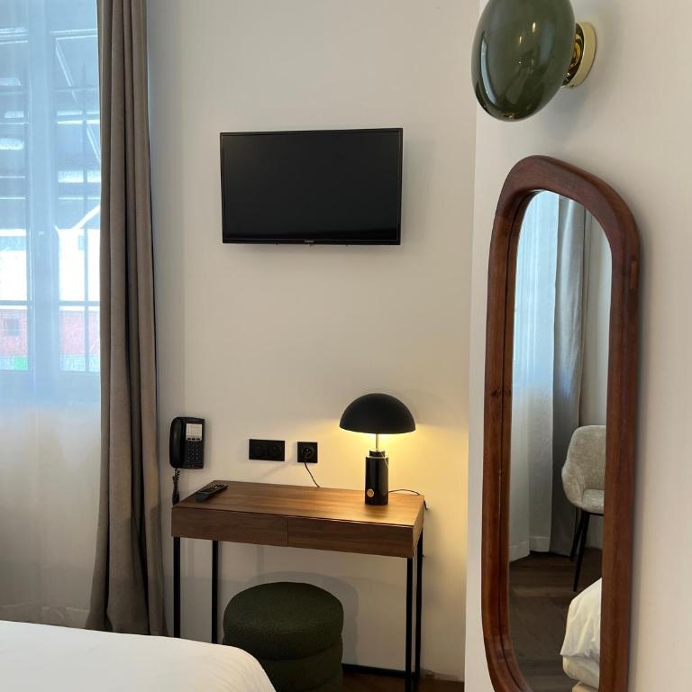 Hôtel des Beaux Arts - Deluxe Queen Room - 15